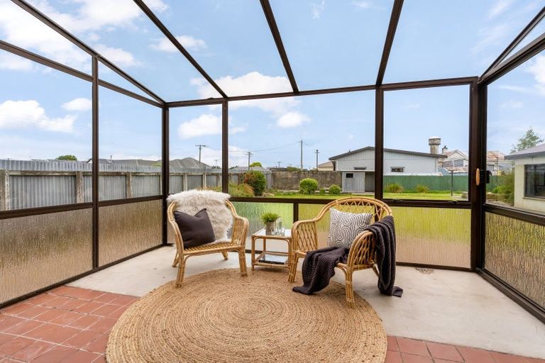 Photo of property in 32 Mary Street, Winton, 9720