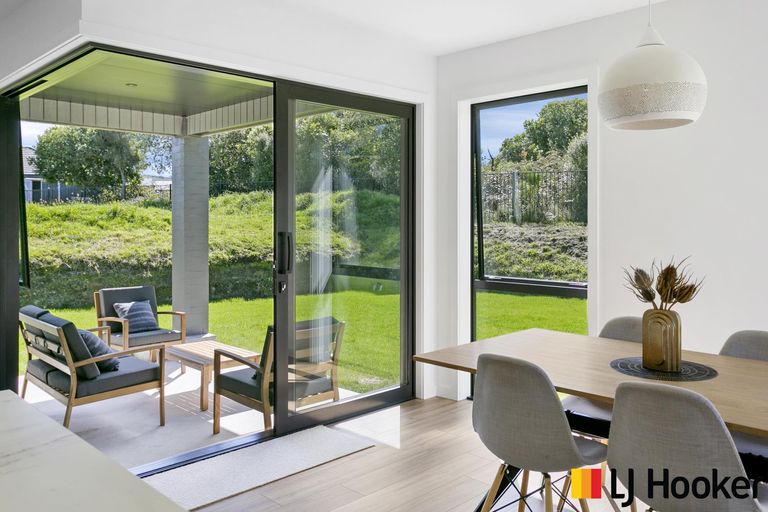 Photo of property in 32 Okaia Drive, Kinloch, Taupo, 3377