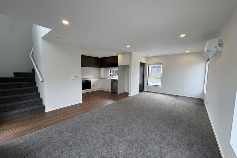 Photo of property in 8/79 Edmonton Road, Henderson, Auckland, 0612