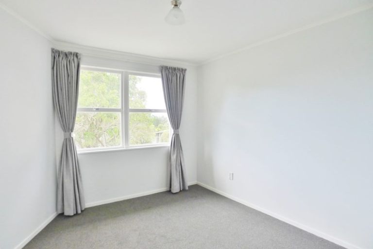 Photo of property in 63 Rehia Road, Massey, Auckland, 0614