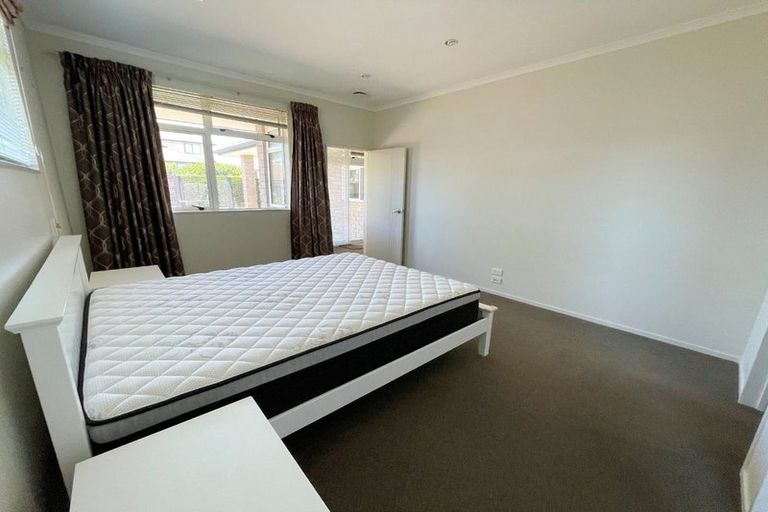 Photo of property in 1 Bartlett Drive, Silverdale, 0932