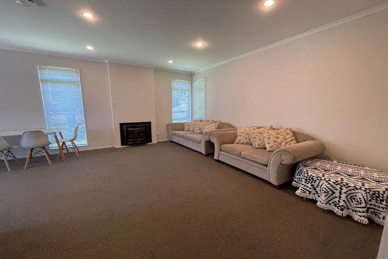 Photo of property in 1 Bartlett Drive, Silverdale, 0932