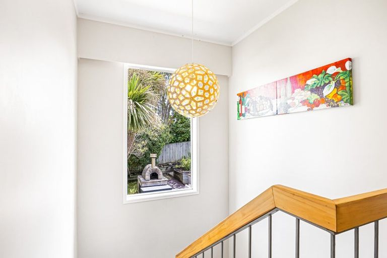 Photo of property in 14a Kowhai Road, Campbells Bay, Auckland, 0630