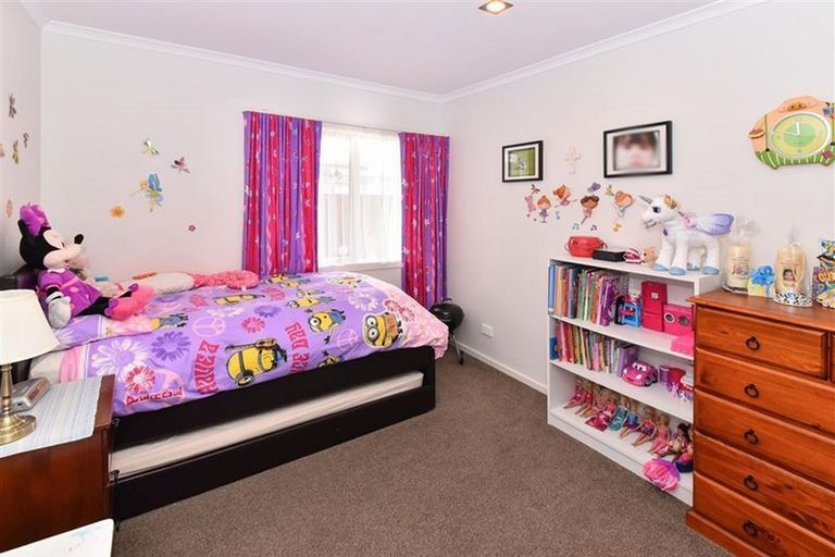Photo of property in 88 Popokatea Drive, Takanini, 2112