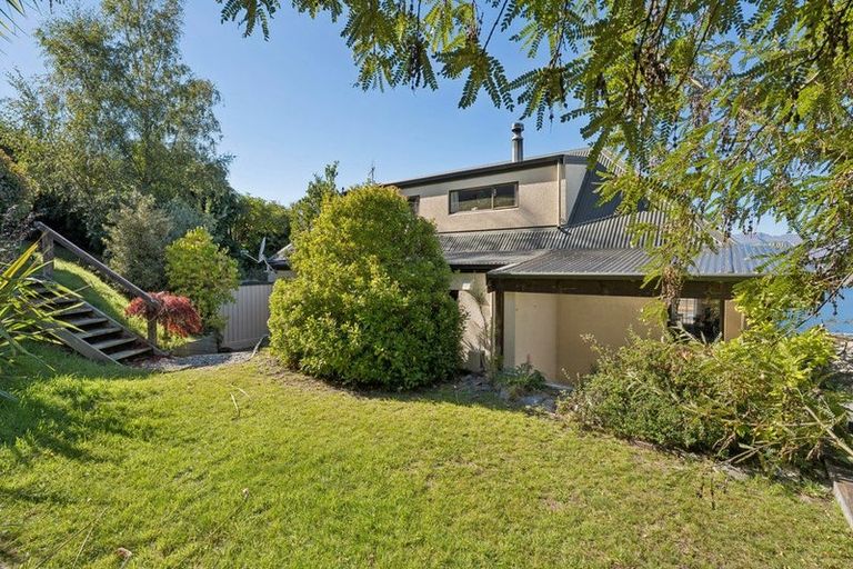 Photo of property in 36 Greenstone Place, Fernhill, Queenstown, 9300