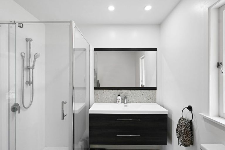 Photo of property in 50 Storey Avenue, Forest Lake, Hamilton, 3200