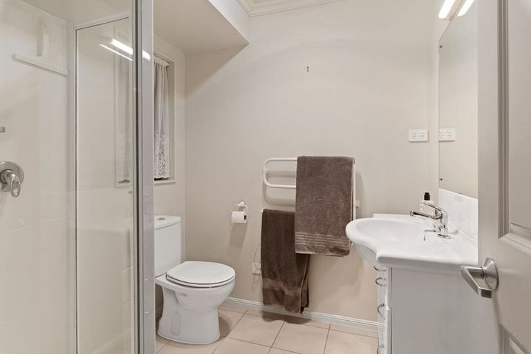 Photo of property in 45 Sapperton Drive, Henderson, Auckland, 0612