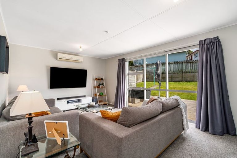 Photo of property in 3 Stipulate Place, Ascot Park, Porirua, 5024