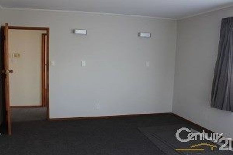 Photo of property in 37 Catkin Crescent, Papatoetoe, Auckland, 2025