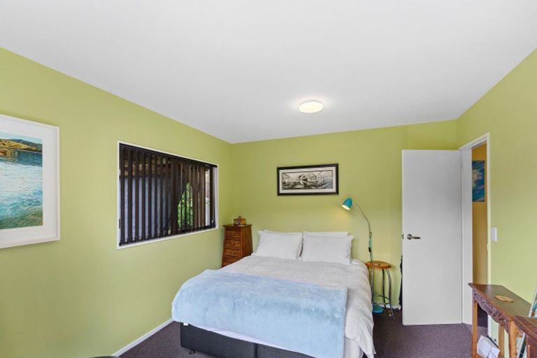 Photo of property in 6 Kohekohe Road, Waikanae, 5036