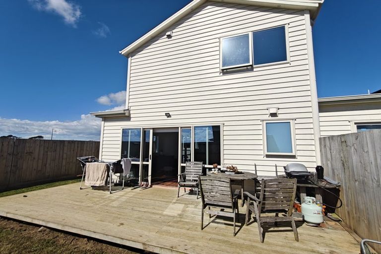 Photo of property in 8 Ritetai Street, Clarks Beach, 2122