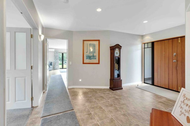 Photo of property in 27 Pohutukawa Drive, Levin, 5571