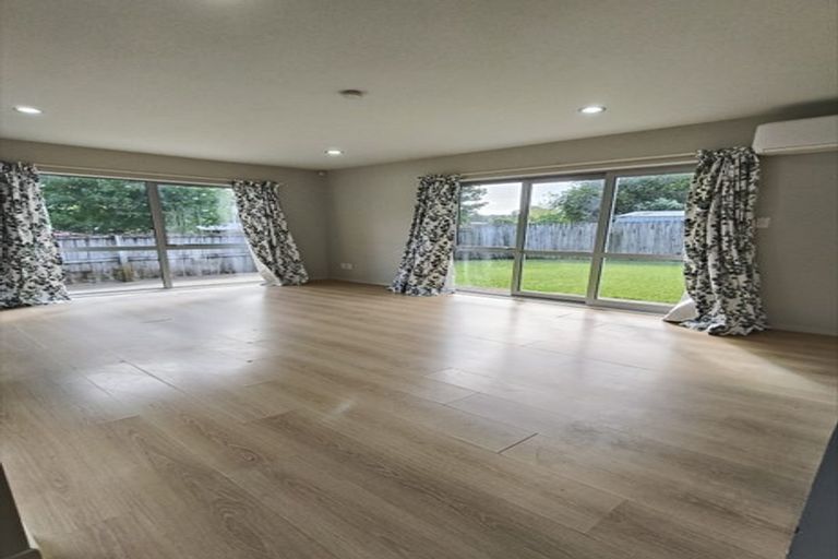 Photo of property in 68 Bahari Drive, Ranui, Auckland, 0612