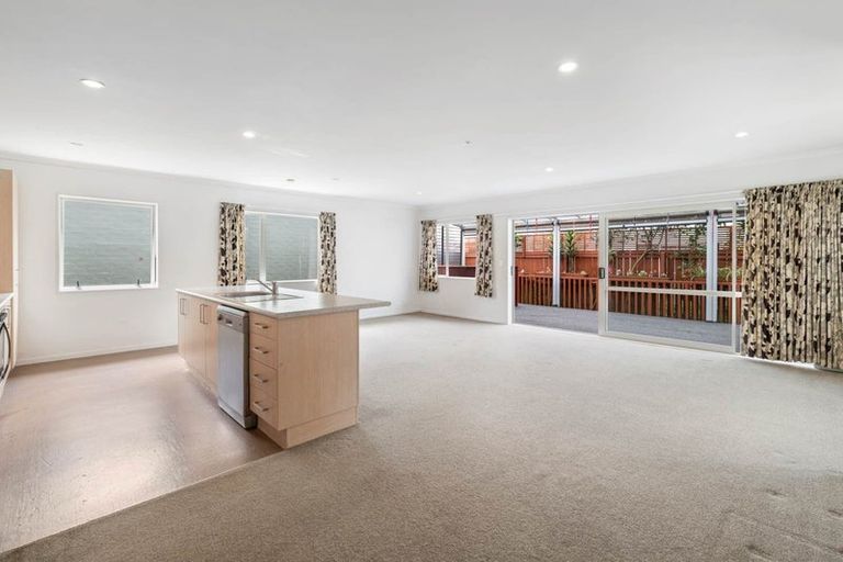 Photo of property in 11 Poaka Avenue, Takanini, 2112
