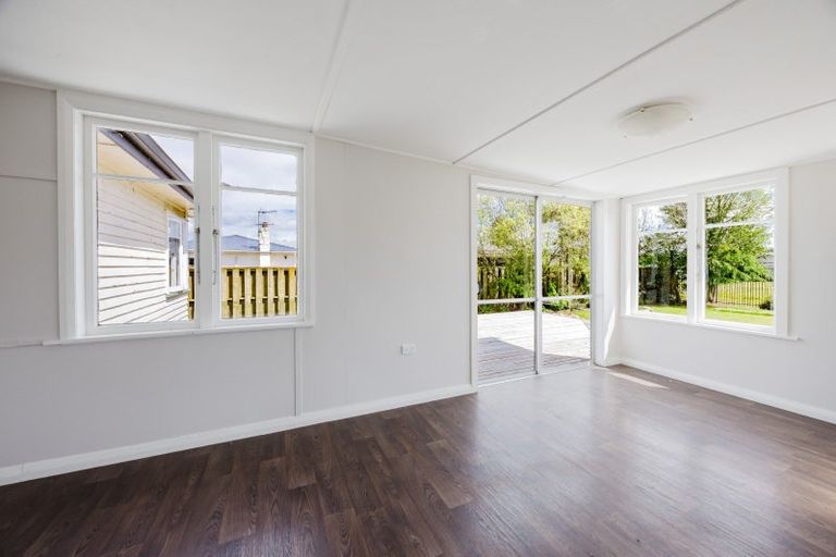 Photo of property in 12 Woburn Street, Waipukurau, 4200