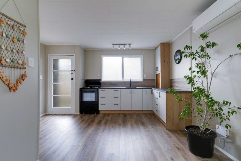 Photo of property in 10 Siska Place, Wattle Downs, Auckland, 2103