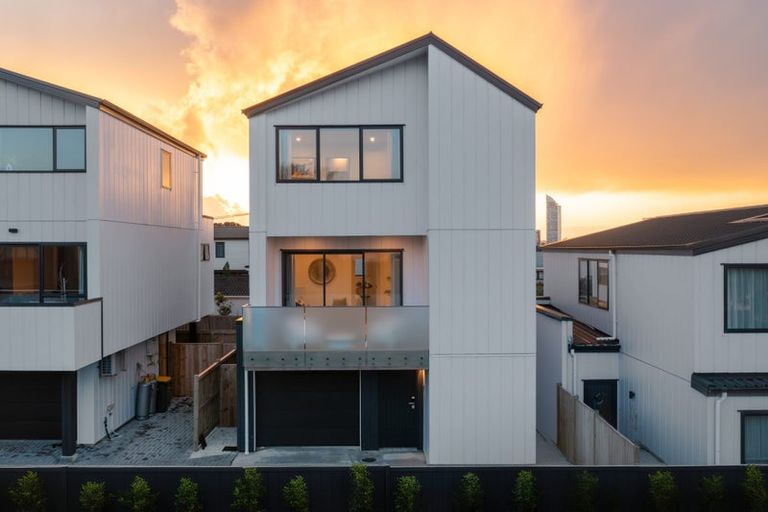 Photo of property in 4/258 Lake Road, Hauraki, Auckland, 0622