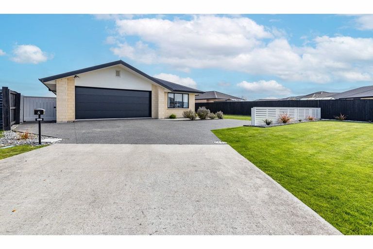 Photo of property in 5 Grasmere Close, Rangiora, 7400