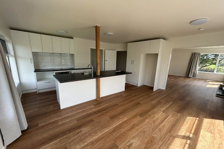 Photo of property in 32 Kiwi Road, Raumati Beach, Paraparaumu, 5032