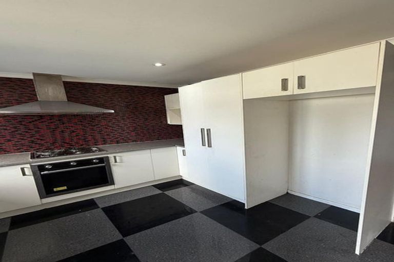 Photo of property in 53 Pomaria Road, Henderson, Auckland, 0610