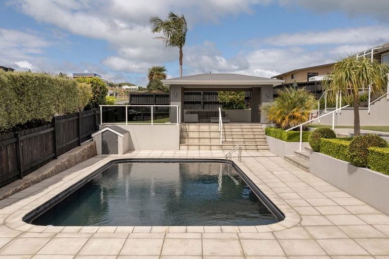 Photo of property in 98 Waikite Road, Welcome Bay, Tauranga, 3175