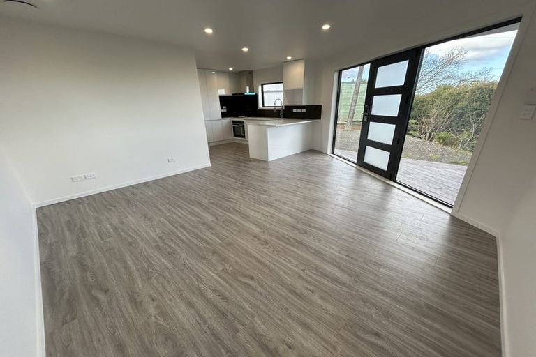 Photo of property in 320 Triangle Road, Massey, Auckland, 0614