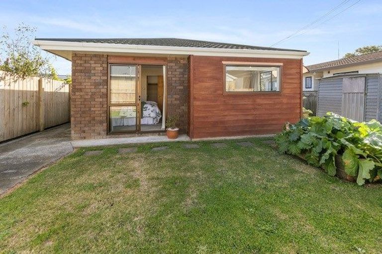 Photo of property in 29a Hardy Street, Waterloo, Lower Hutt, 5011