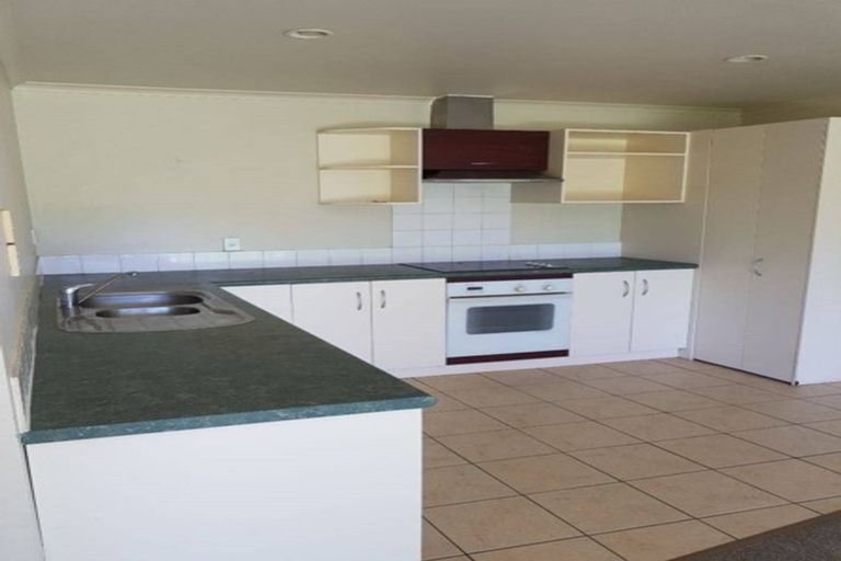 Photo of property in 22 Kayes Road, Pukekohe, 2120