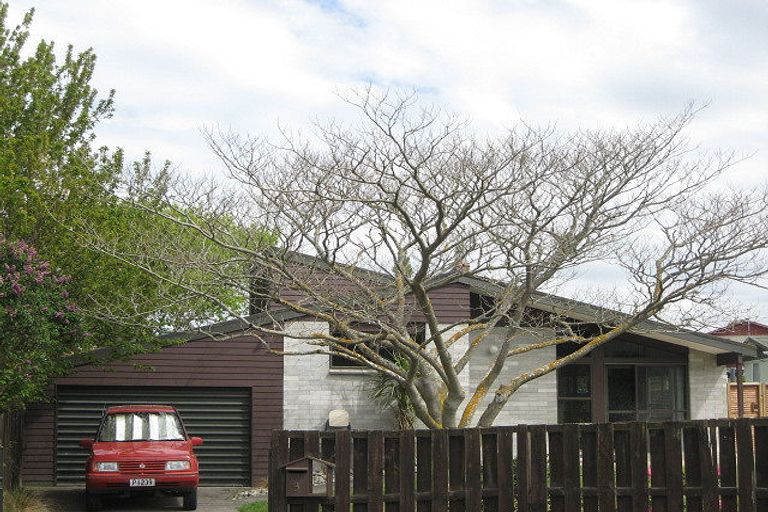 Photo of property in 3 Ensors Place, Waikuku Beach, 7402