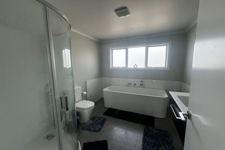 Photo of property in 14 Hokioi Drive, Kenepuru, Porirua, 5022