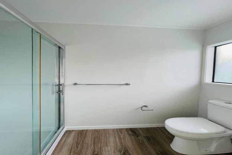 Photo of property in 30 Mannering Place, Hillcrest, Auckland, 0627