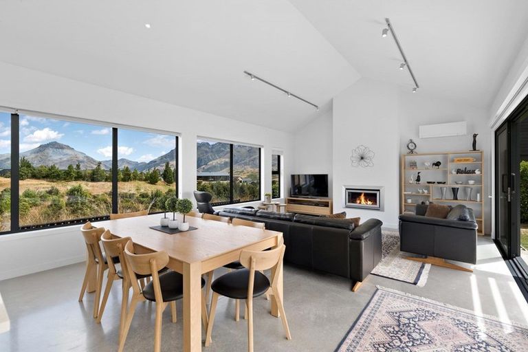 Photo of property in 28 Mckellar Drive, Jacks Point, Queenstown, 9371