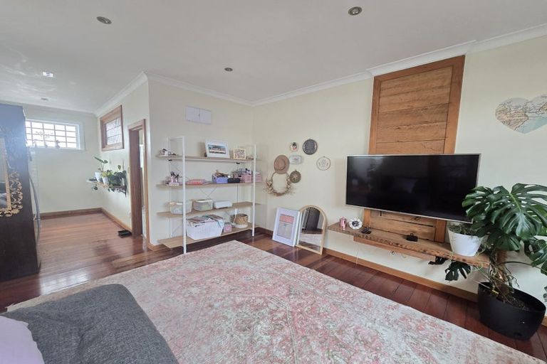 Photo of property in 32 Todman Street, Brooklyn, Wellington, 6021