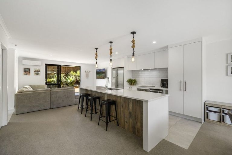 Photo of property in 14 Winspear Place, Omokoroa, 3114
