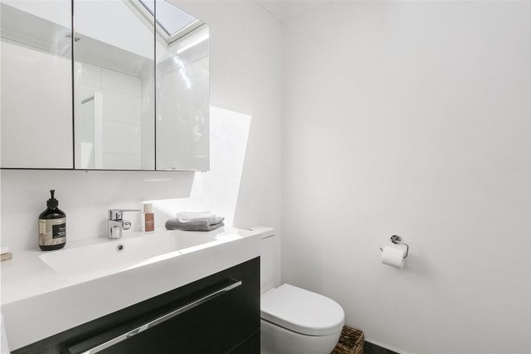 Photo of property in 251 Kaipara Road, Papakura, 2582