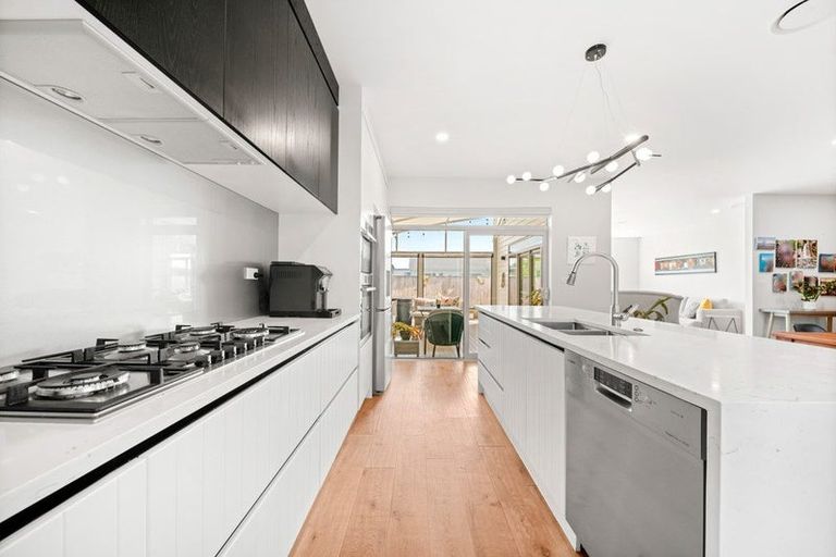 Photo of property in 1 Turutu Place, Long Bay, Auckland, 0630