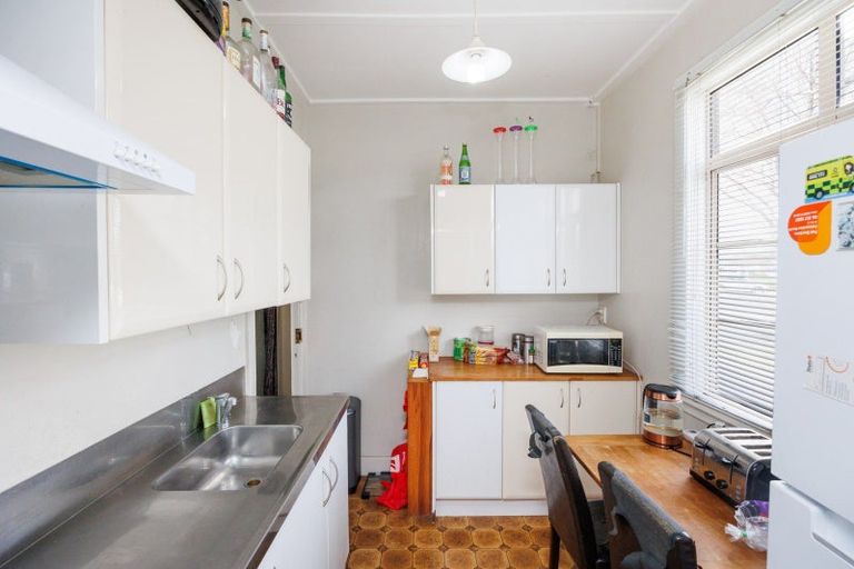 Photo of property in 111 Victoria Avenue, Hokowhitu, Palmerston North, 4410
