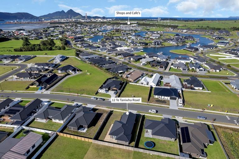 Photo of property in 12 Te Taniwha Road, One Tree Point, 0118