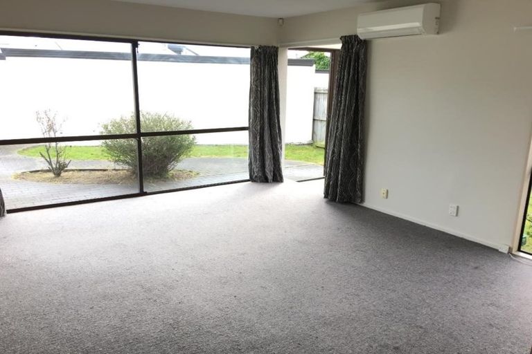 Photo of property in 33j Peverel Street, Riccarton, Christchurch, 8011