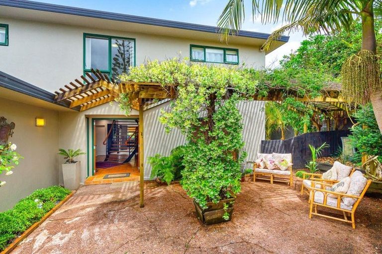 Photo of property in 30 Simon Owen Place, Golflands, Auckland, 2013