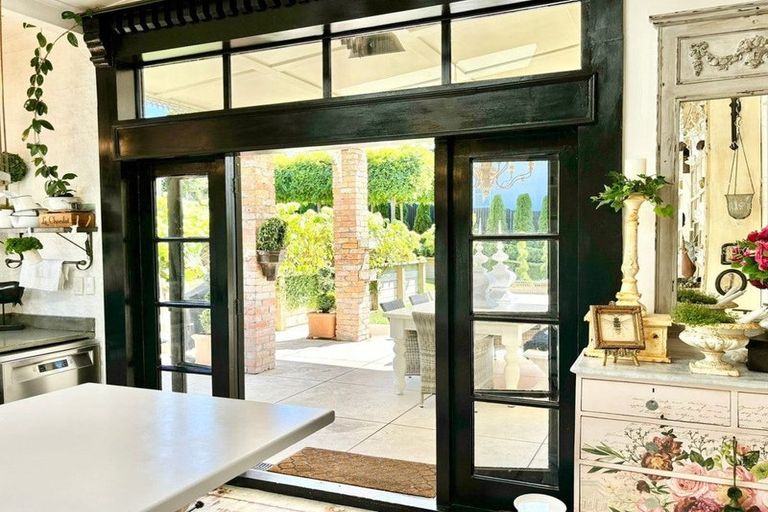 Photo of property in 22 Domain Road, Waipawa, 4210