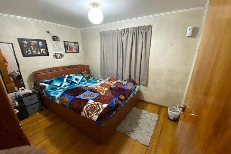 Photo of property in 13 Segedin Place, Glenfield, Auckland, 0629