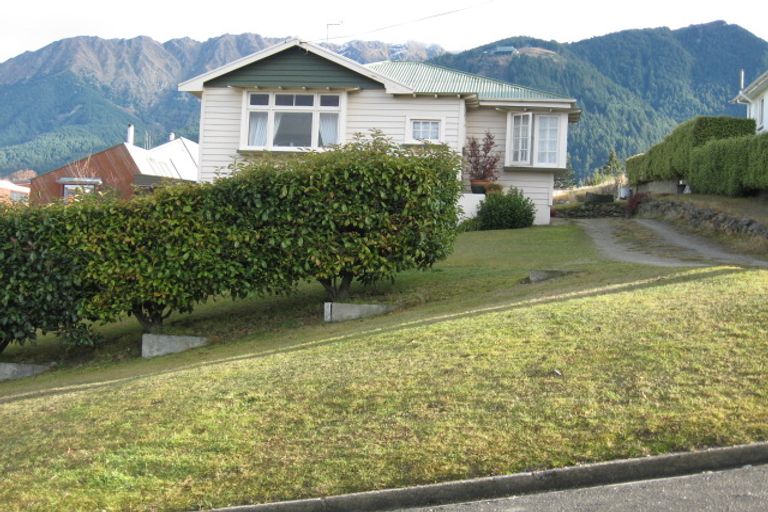 Photo of property in 12 Suburb Street, Queenstown, 9300