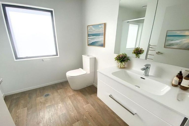 Photo of property in 30 Matawhanga Drive, Wattle Downs, Auckland, 2103