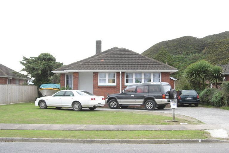 Photo of property in 112 Hewer Crescent, Naenae, Lower Hutt, 5011