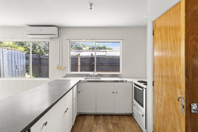 Photo of property in 2/124 Ngamotu Road, Spotswood, New Plymouth, 4310