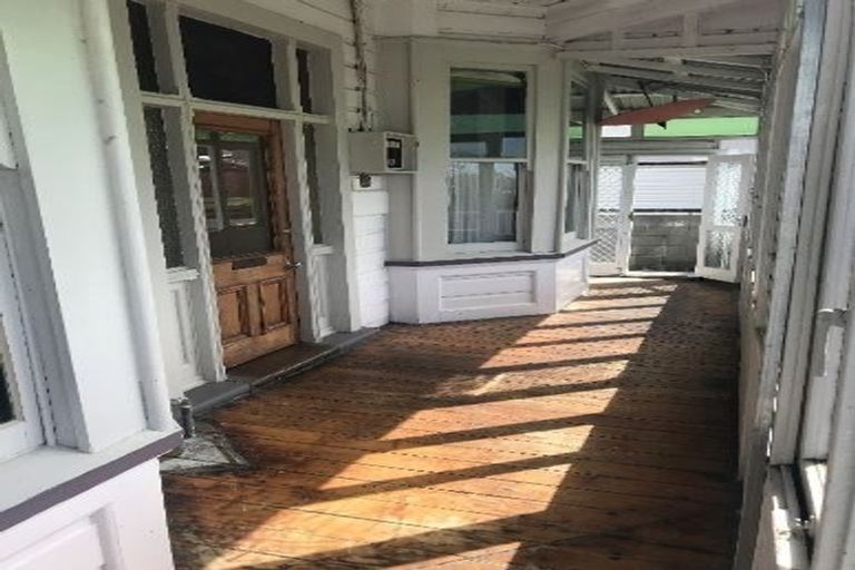 Photo of property in 35 Hankey Street, Mount Cook, Wellington, 6011