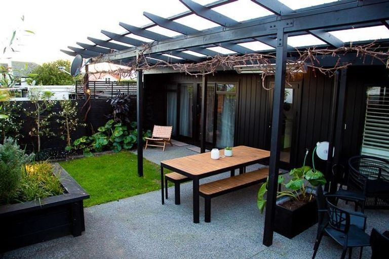 Photo of property in 2/246 Lake Road, Hauraki, Auckland, 0622