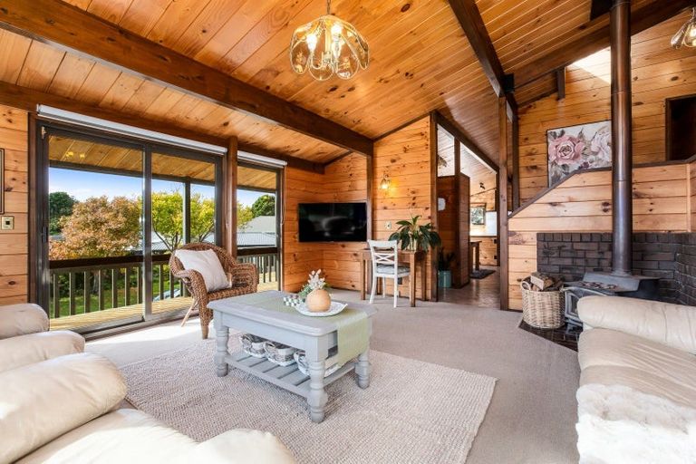 Photo of property in 30 Observatory Close, Whitby, Porirua, 5024
