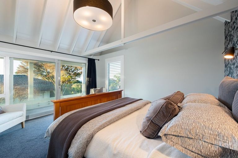 Photo of property in 6 Tiri Road, Milford, Auckland, 0620